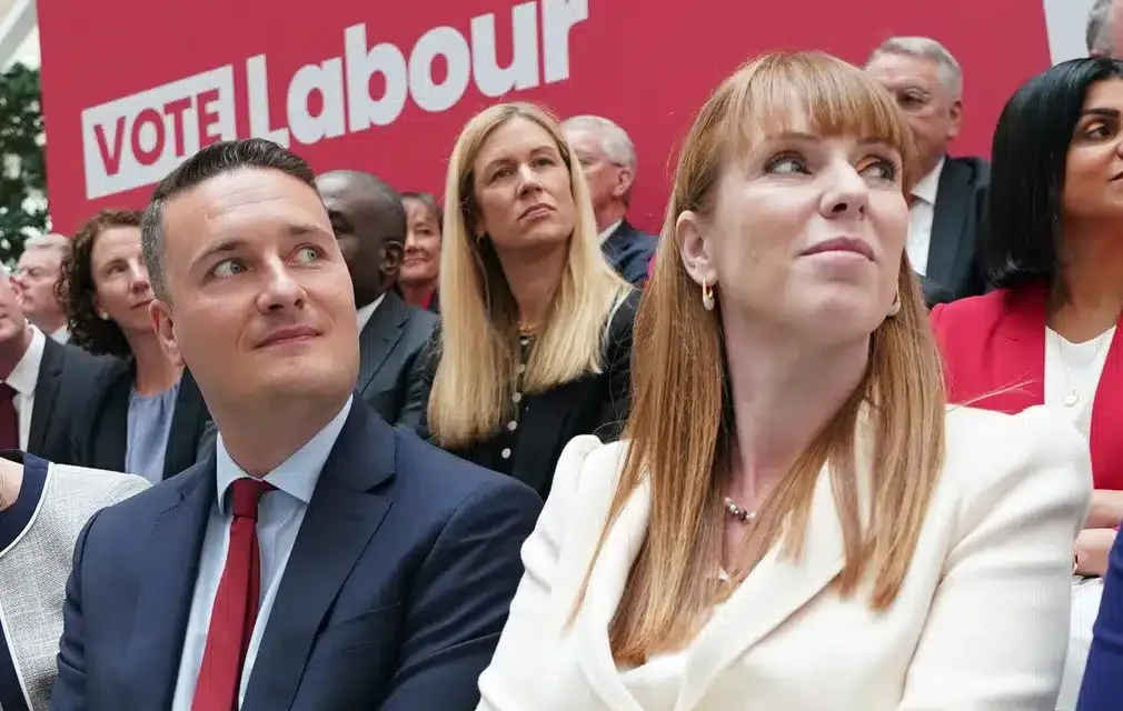 Labour britannico, si apre la corsa alla leadership: Streeting e Rayner in primo piano